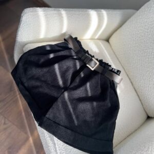 velvetiniai šortai