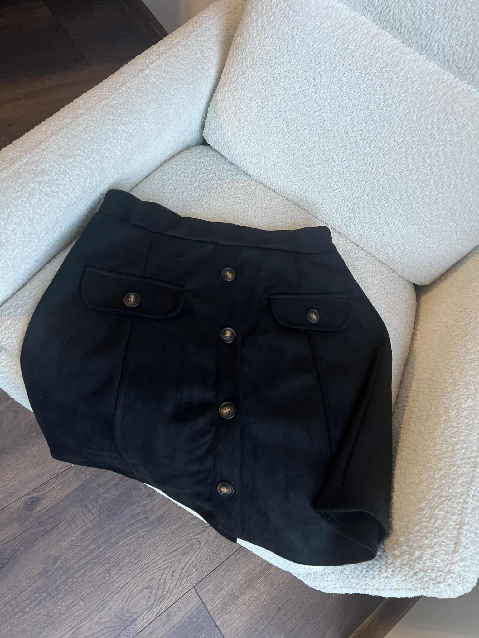 Stilingas velveto sijonas